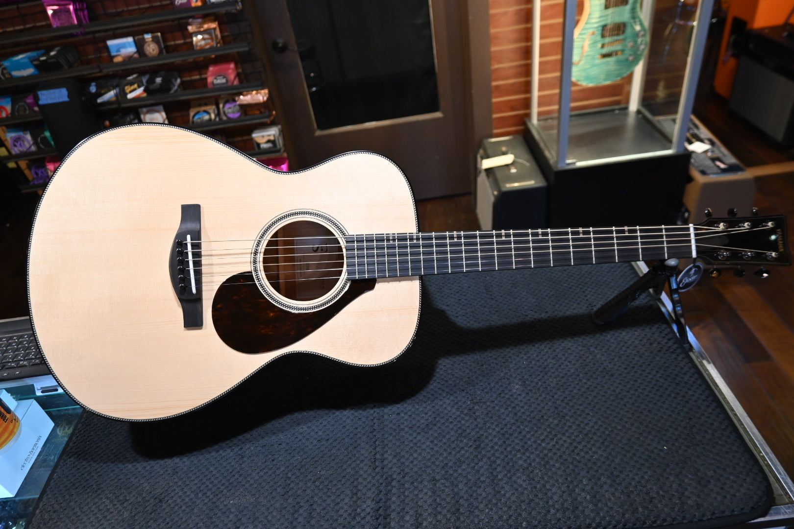 Yamaha FS9 Adirondack Spruce/Mahogany - Natural Guitar #084A - Danville Music