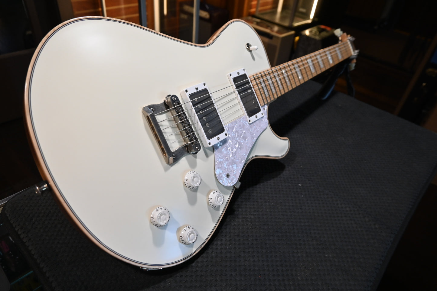 Knaggs Kenai 2025 - Crème Satin Guitar #2333 - Danville Music
