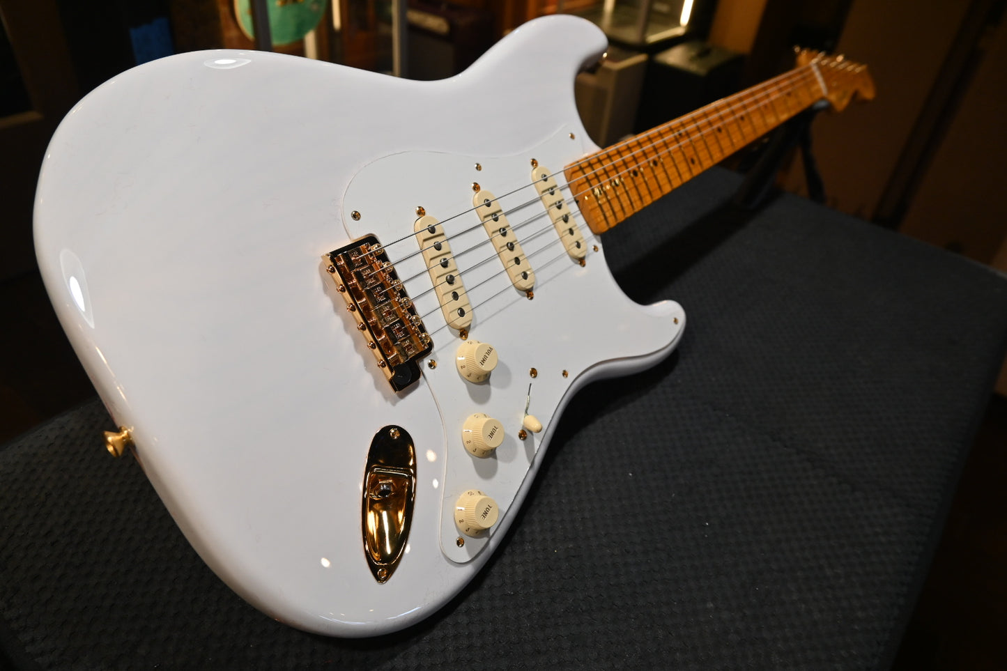 Fender Limited Edition American Vintage II 1957 Stratocaster - White Blonde Guitar #7910