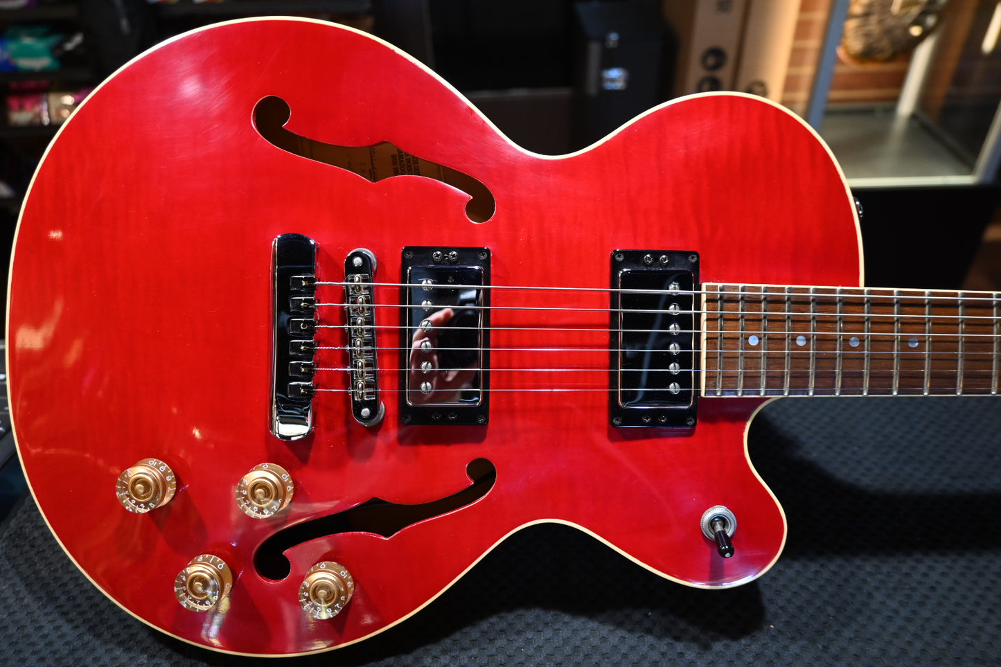 Heritage Millennium 2000 - Vintage Cherry Guitar #6004