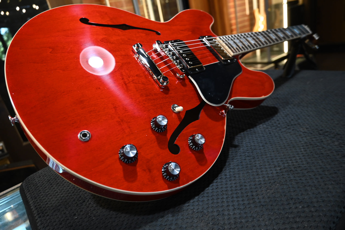 Gibson ES-335 ‘60s - Sixties Cherry Guitar #0105 - Danville Music