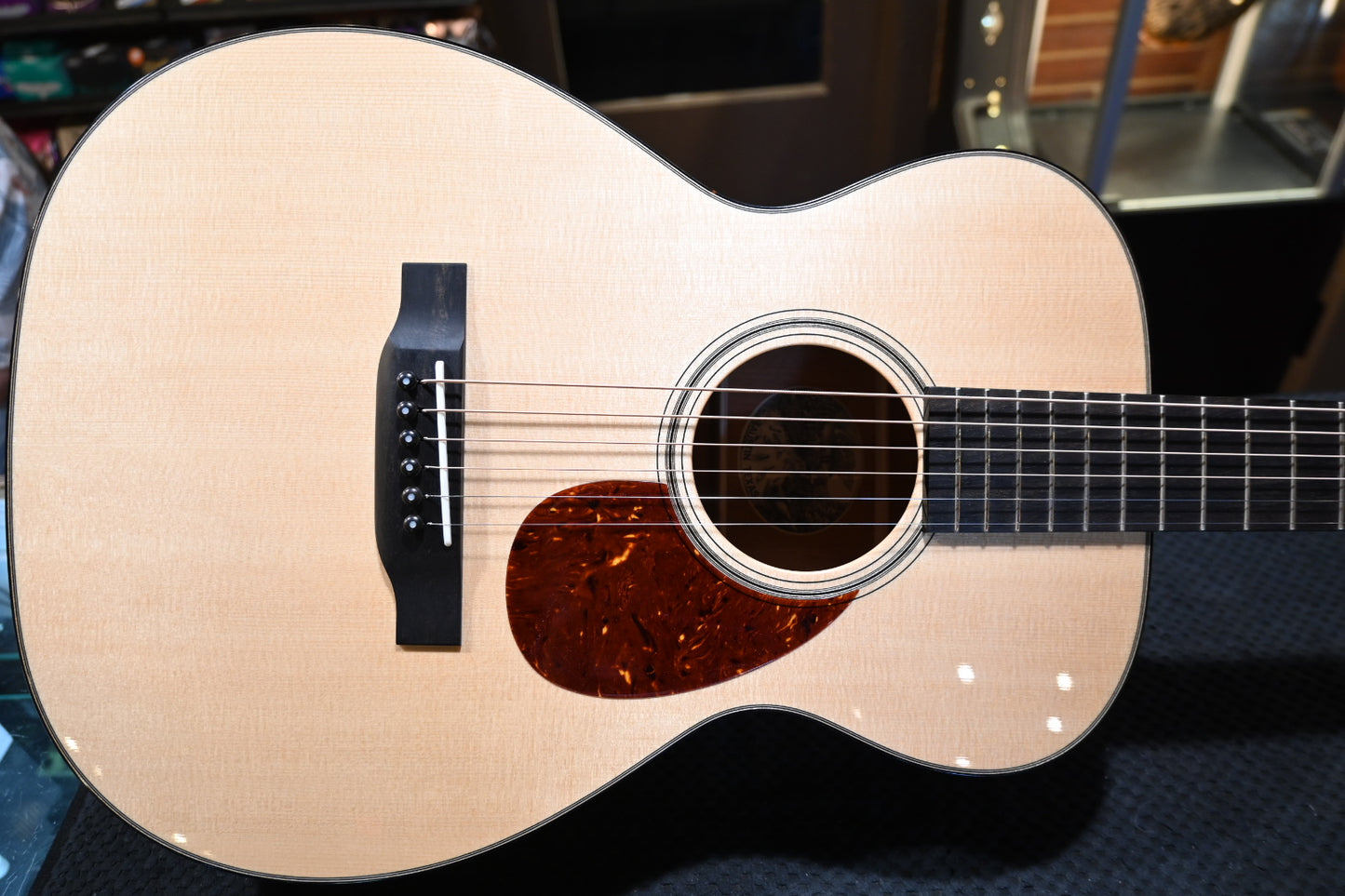 Collings 01 Sitka Spruce/Honduran Mahogany Guitar USED