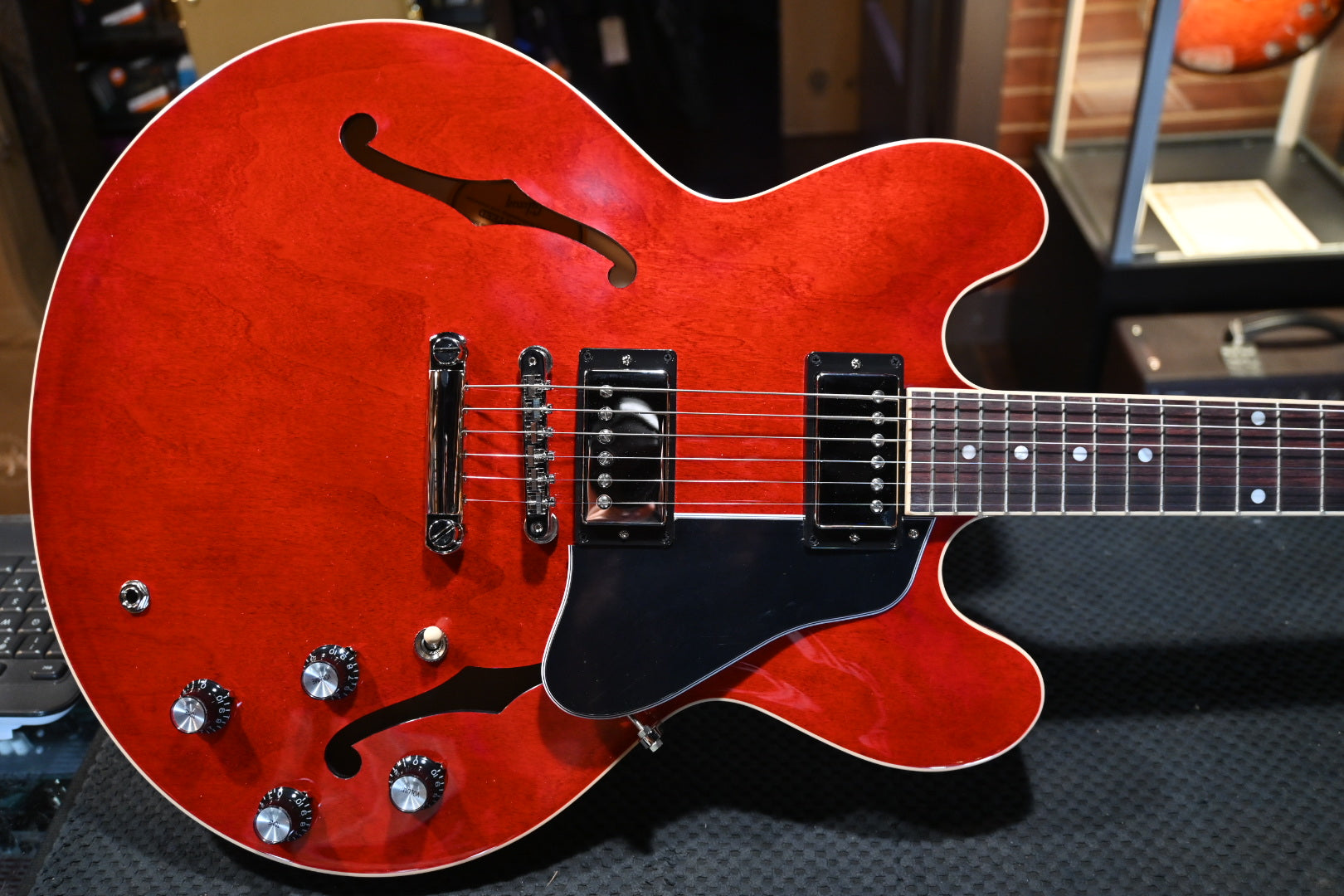 Gibson ES-335 - ‘60s Cherry Guitar #0016 - Danville Music