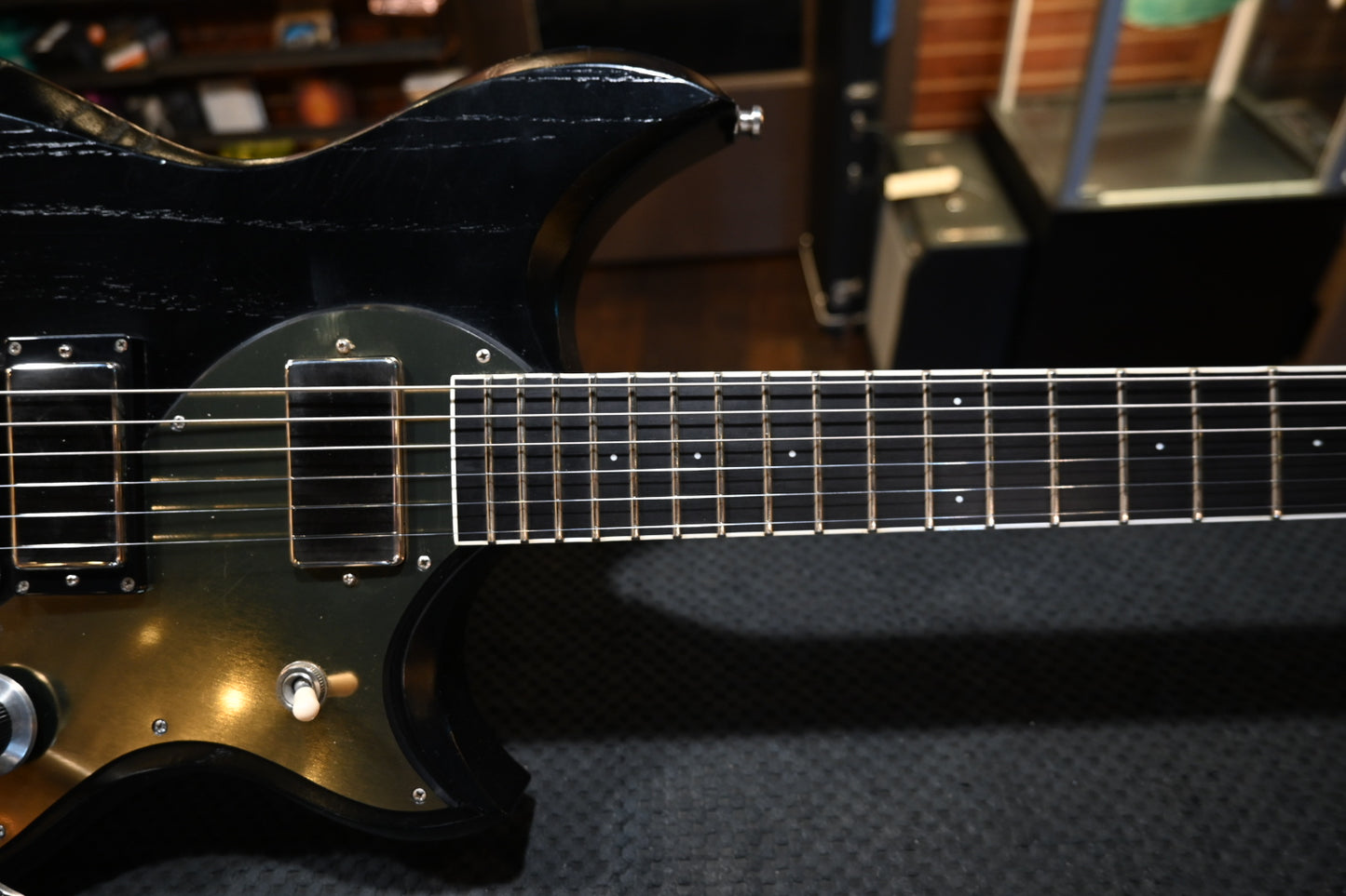 Dunable Yeti 2019 - Black Guitar #1979 - Danville Music