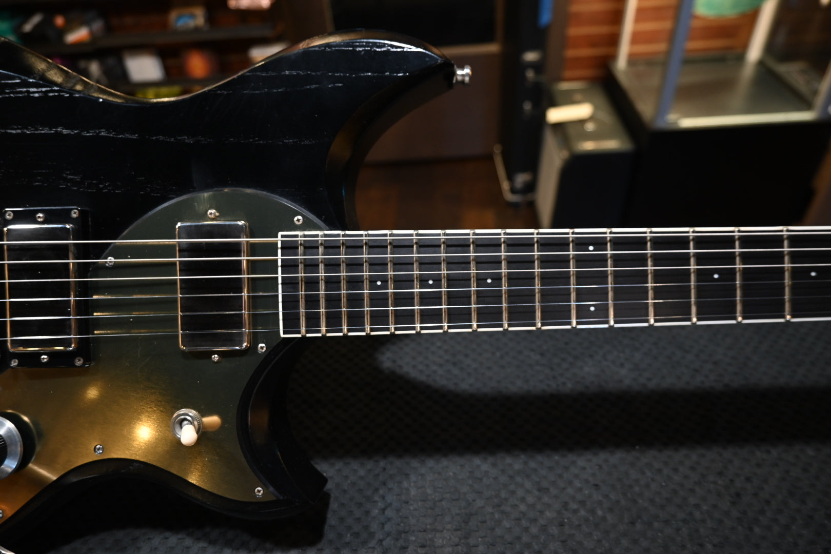 Dunable Yeti 2019 - Black Guitar #1979 - Danville Music