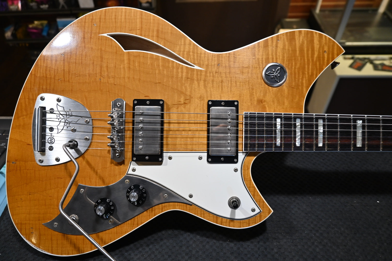 Novo Maple Top Miris JHH LTD - Amber Guitar #6531 - Danville Music