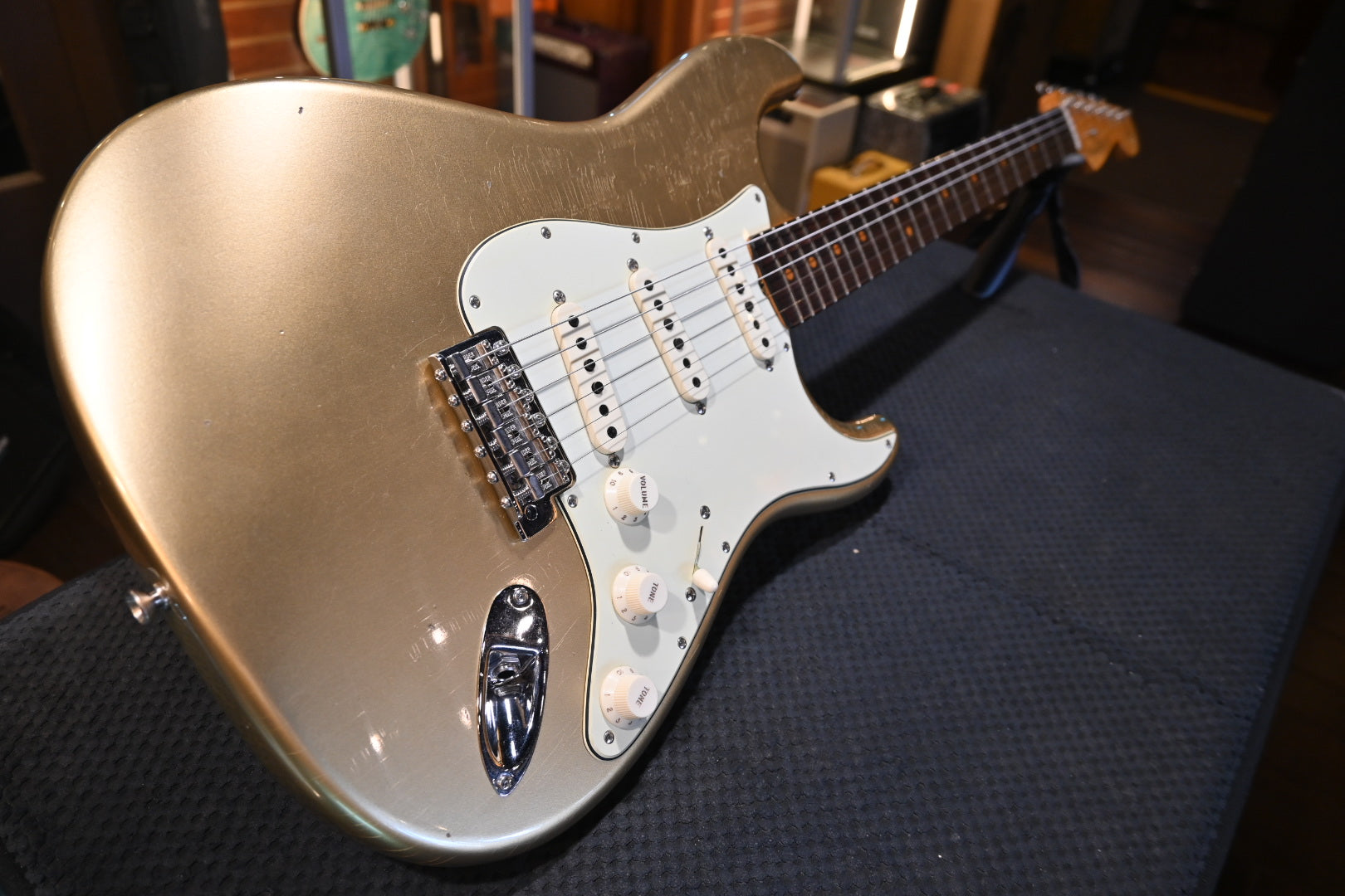 Fender Custom Shop LTD 1964 Stratocaster Journeyman 2022 - Aged Aztec Gold Guitar #0094 - Danville Music