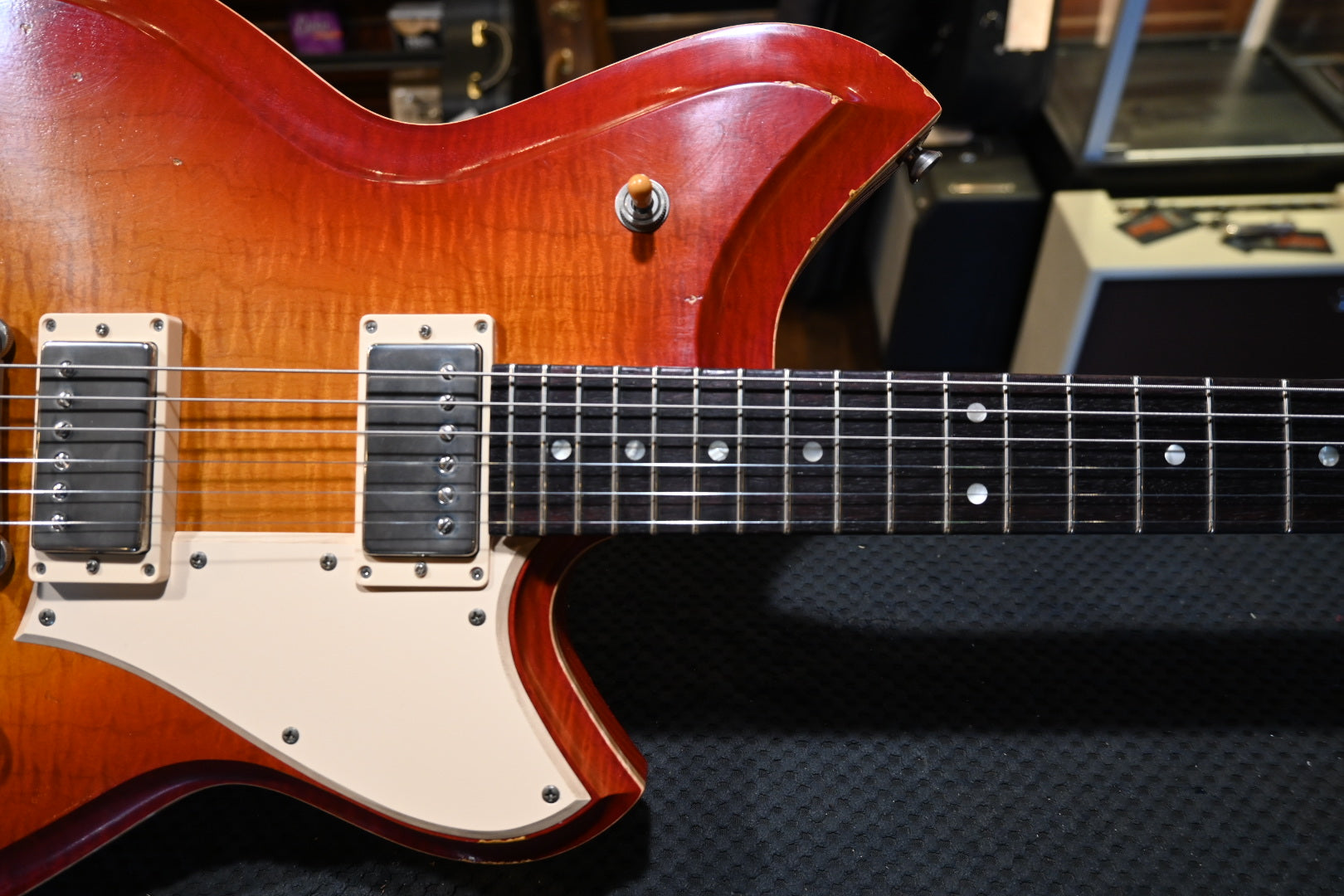 Novo Chambered Serus H2 Dealer Limited - Faded Cherry Burst Guitar #6302 - Danville Music