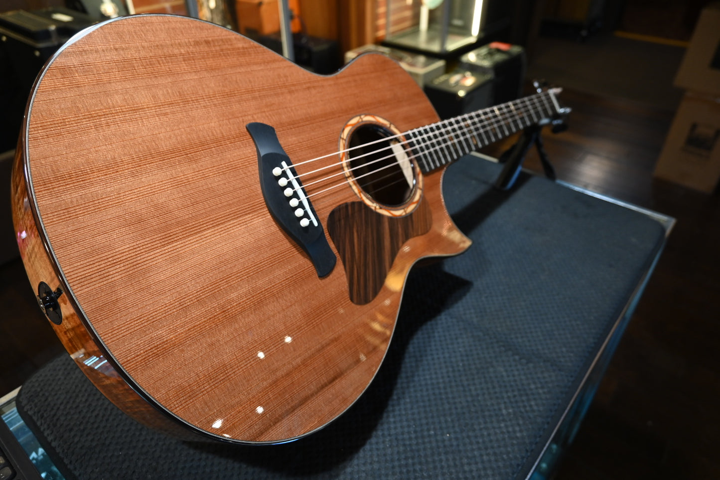 Taylor Custom Gold Label SA Super Auditorium Sinker Redwood/AA Koa Catch #15 #6099