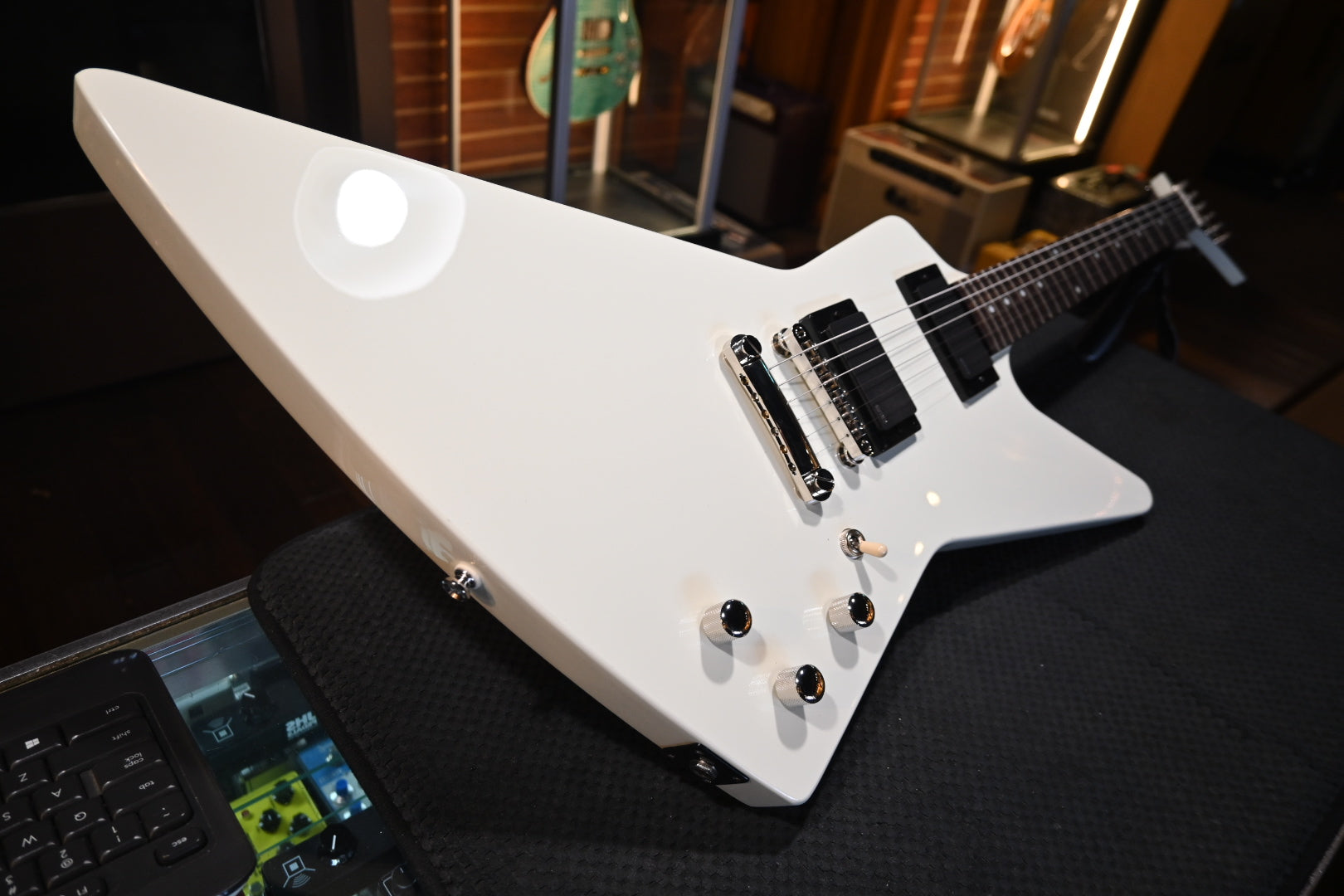 Epiphone Explorer ‘80s EMG - Classic White Guitar #1439 - Danville Music