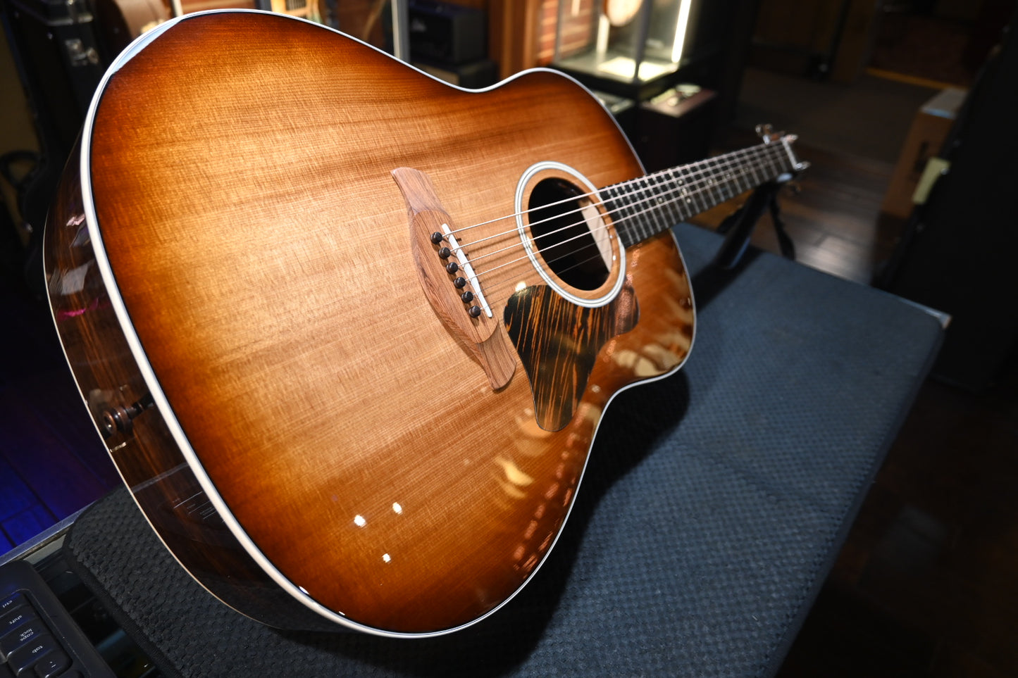 Taylor Gold Label 717e - Sunburst Guitar #5022