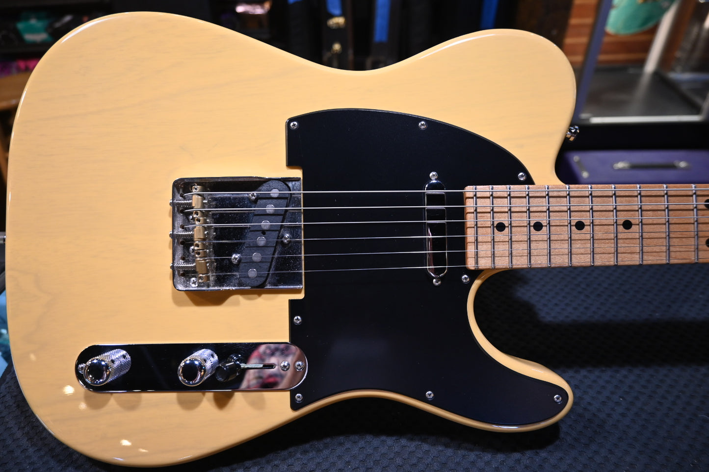 Tom Anderson T Icon 2018 - Translucent Butterscotch Guitar #618A - Danville Music