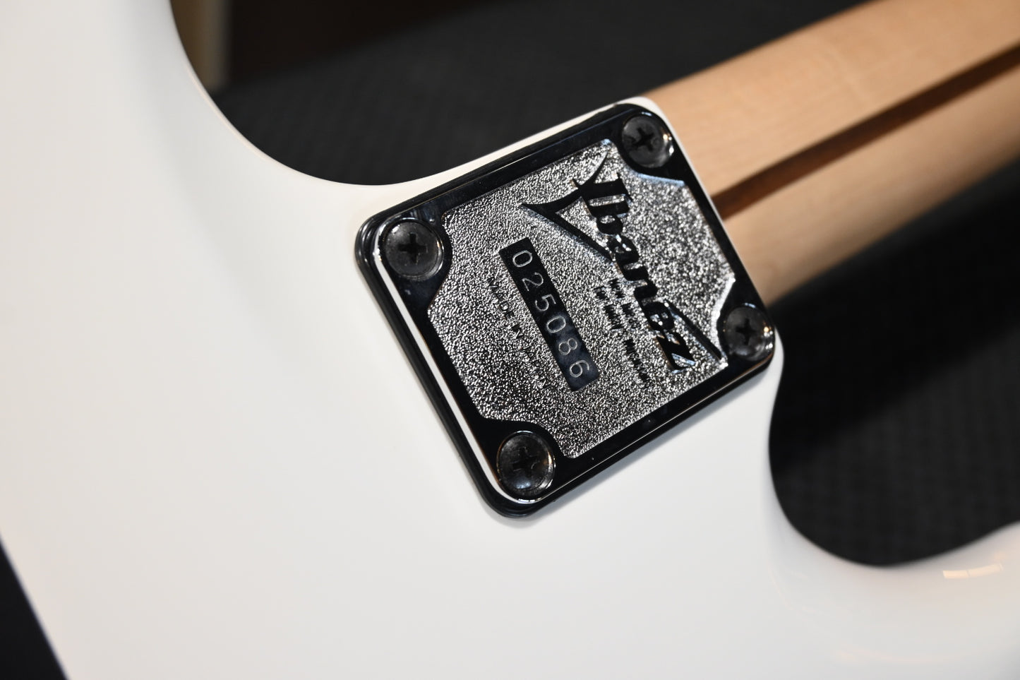 Ibanez Joe Satriani JS2400 2013 - White Guitar #3137 - Danville Music