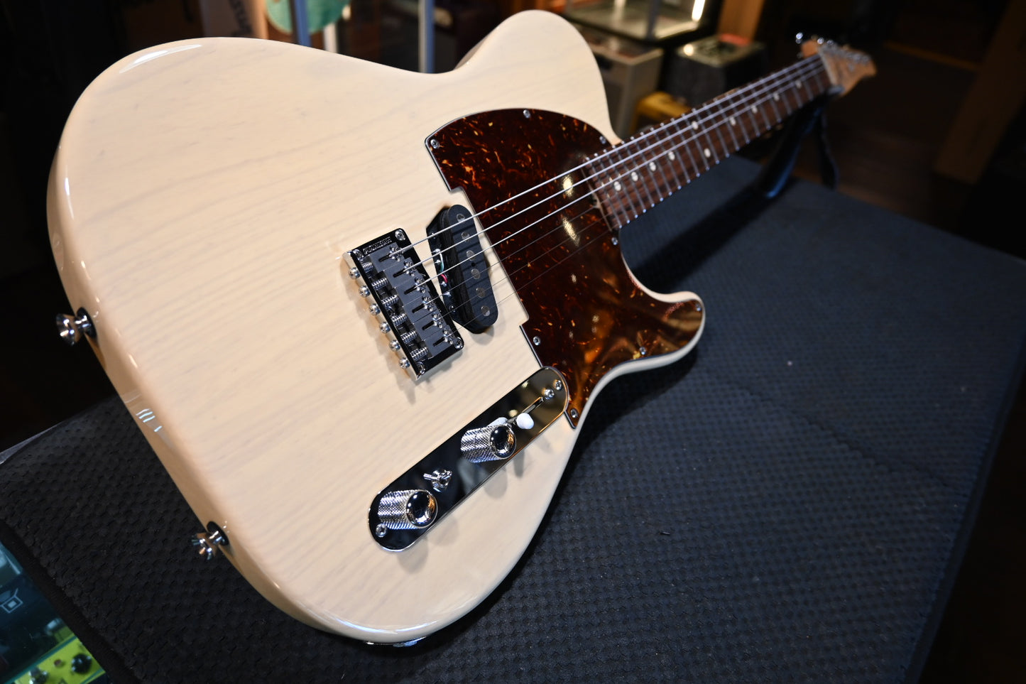 Tom Anderson T Classic 2002 - Translucent Blonde Guitar #402P - Danville Music