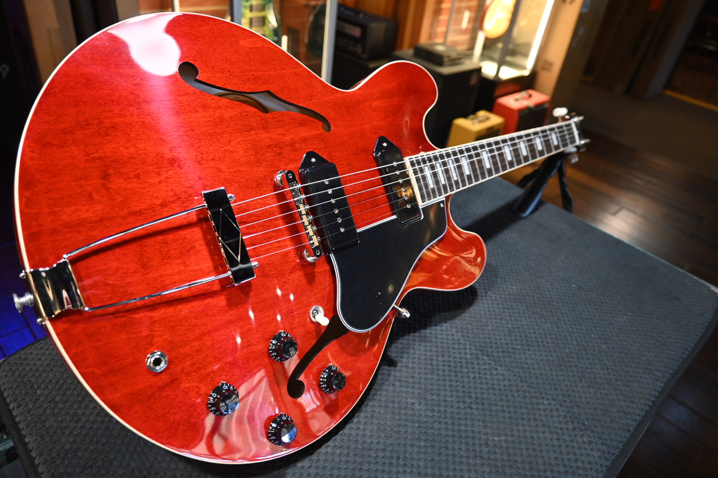 Gibson ES-330 - ‘60s Cherry Guitar #0135