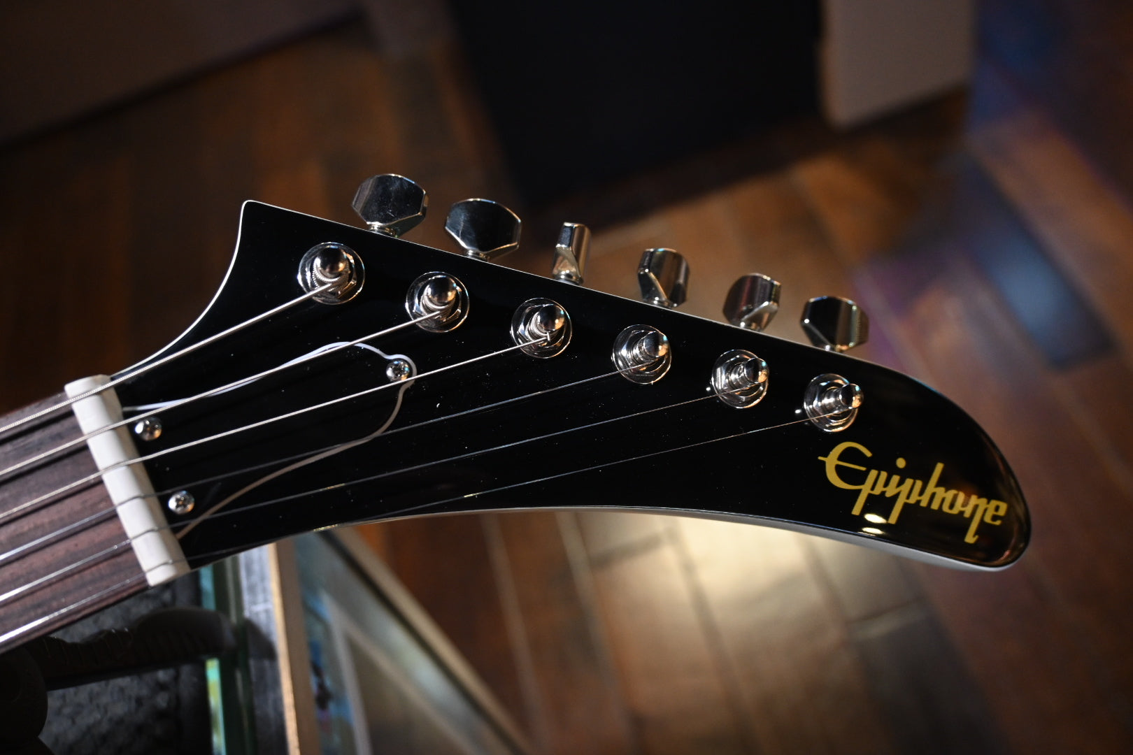 Epiphone Explorer ‘80s EMG - Classic White Guitar #1439 - Danville Music