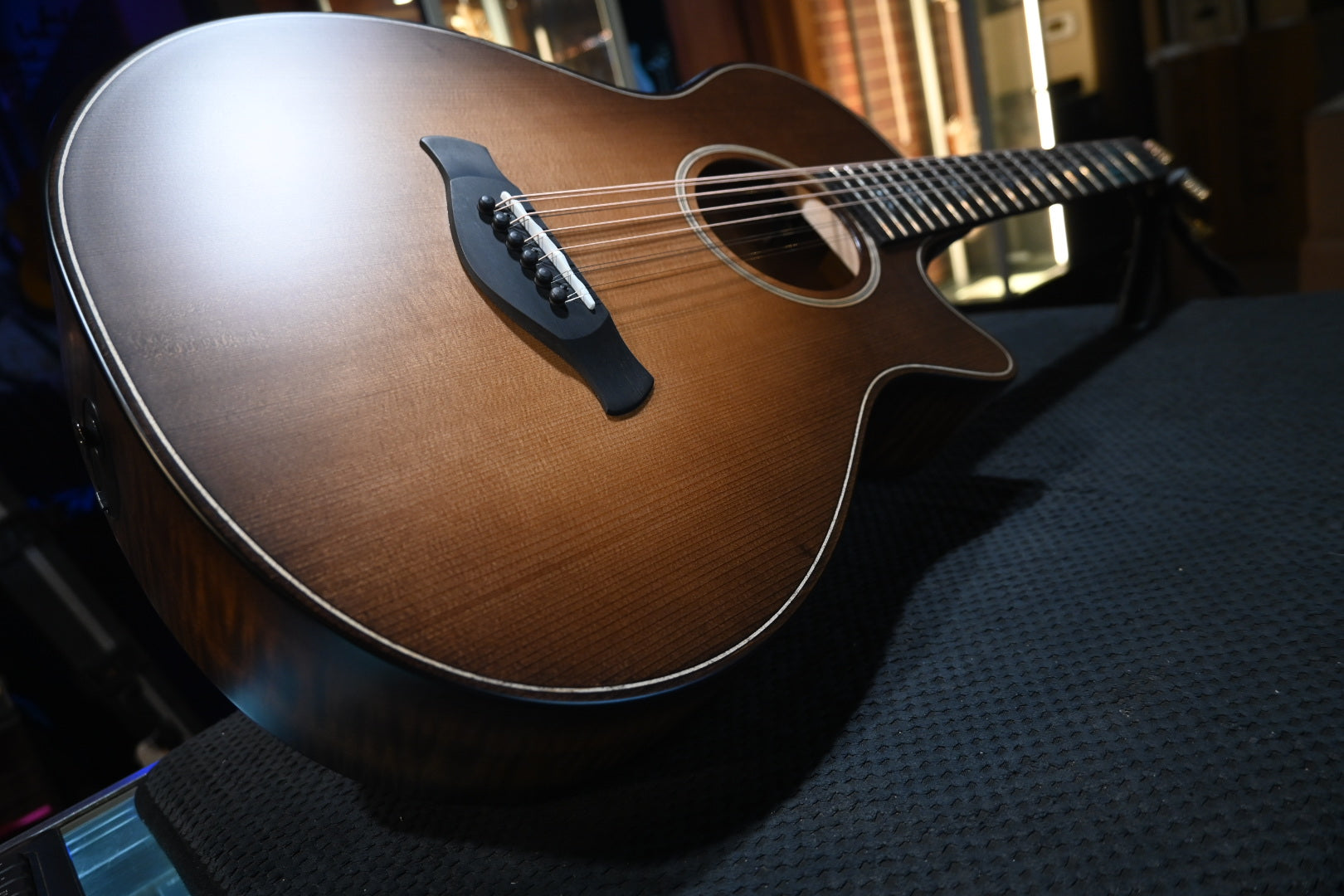 Taylor Builder’s Edition 652ce 2024 - Wild Honey Burst Guitar #4091 - Danville Music