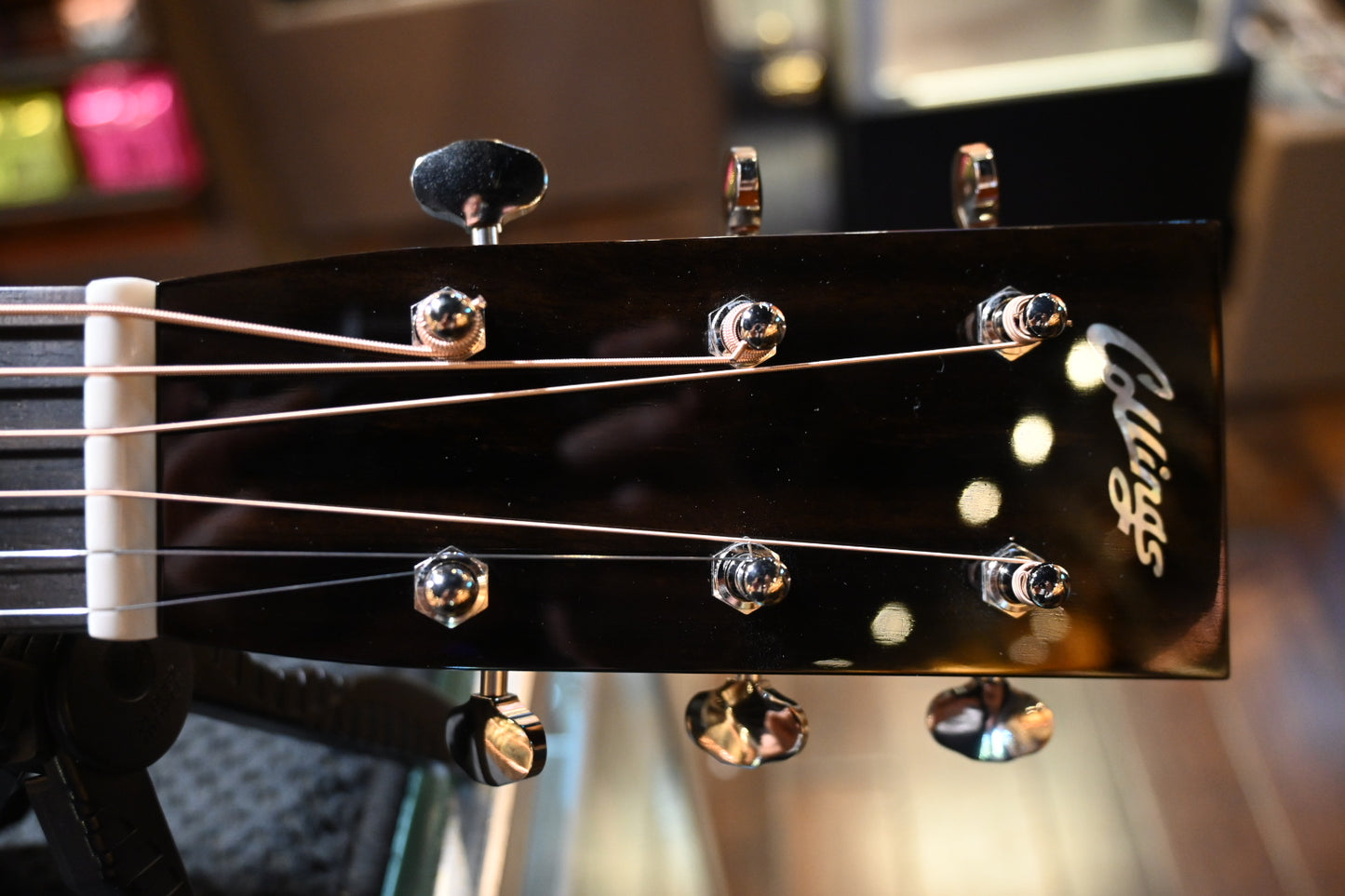 Collings 01 Sitka Spruce/Honduran Mahogany Guitar USED