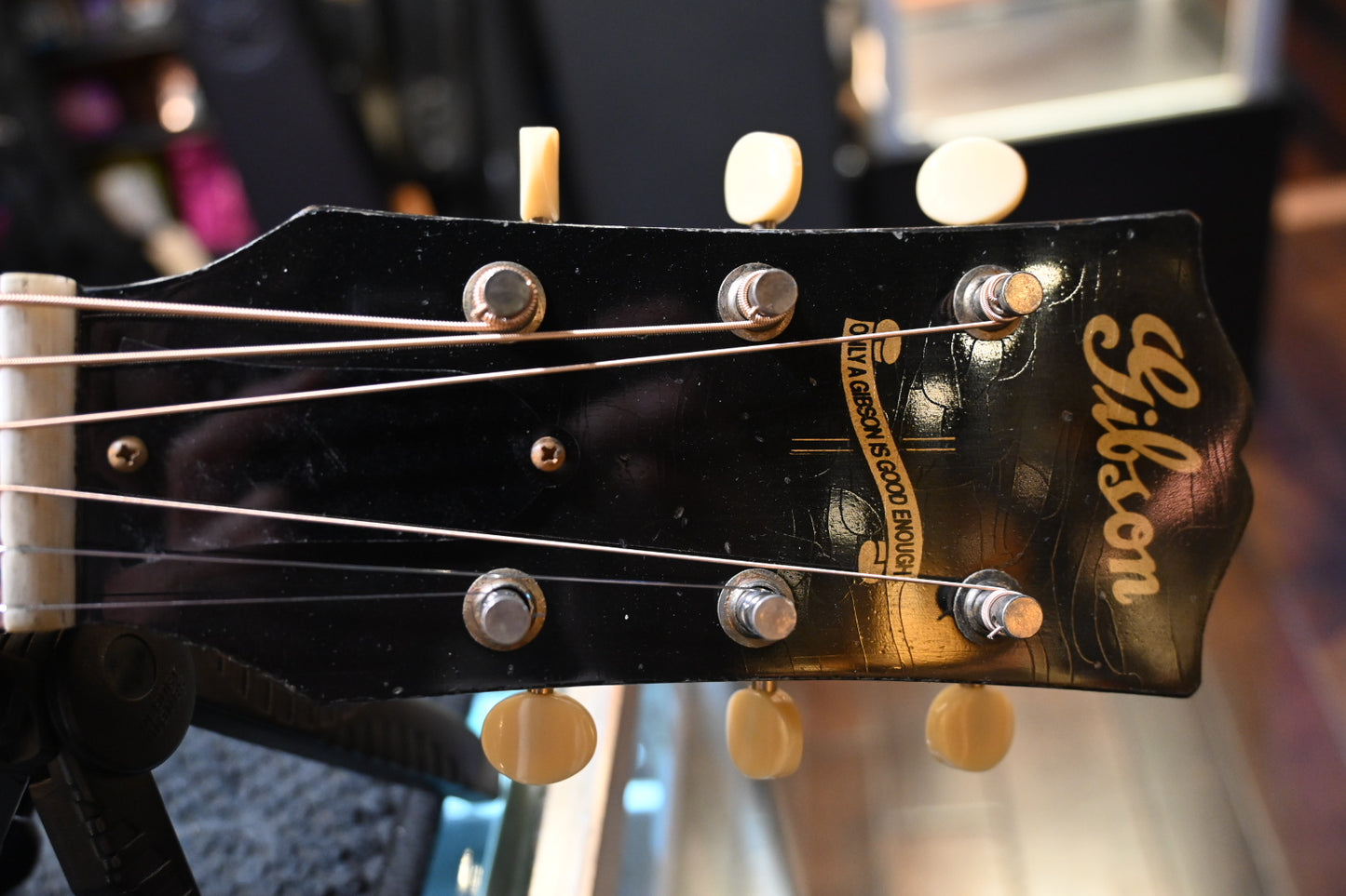 Gibson Custom Shop 1942 Banner J-45 Murphy Lab Heavy Aged - Vintage Sunburst Guitar #6048