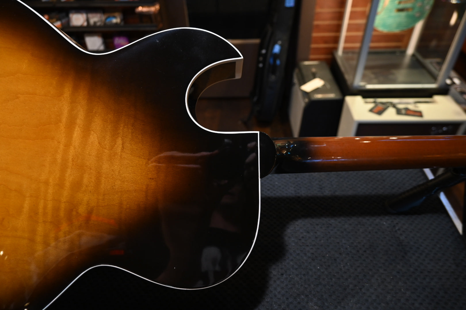 Gibson ES-175 1994 - Tobacco Burst Guitar #9443 - Danville Music