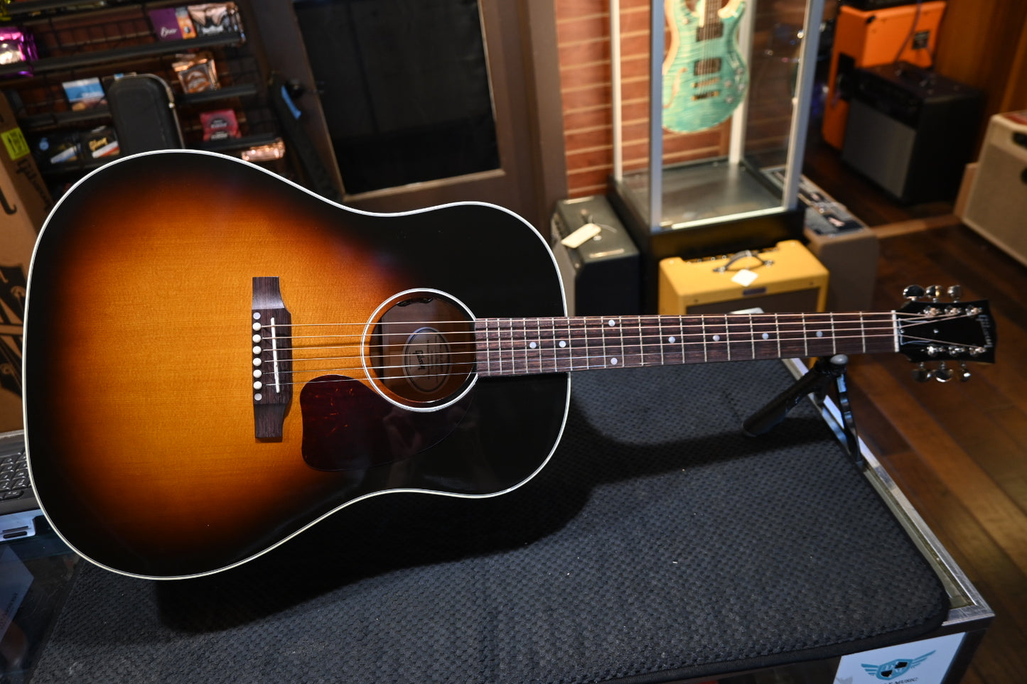 Gibson J-45 Standard - Vintage Sunburst Guitar #6135