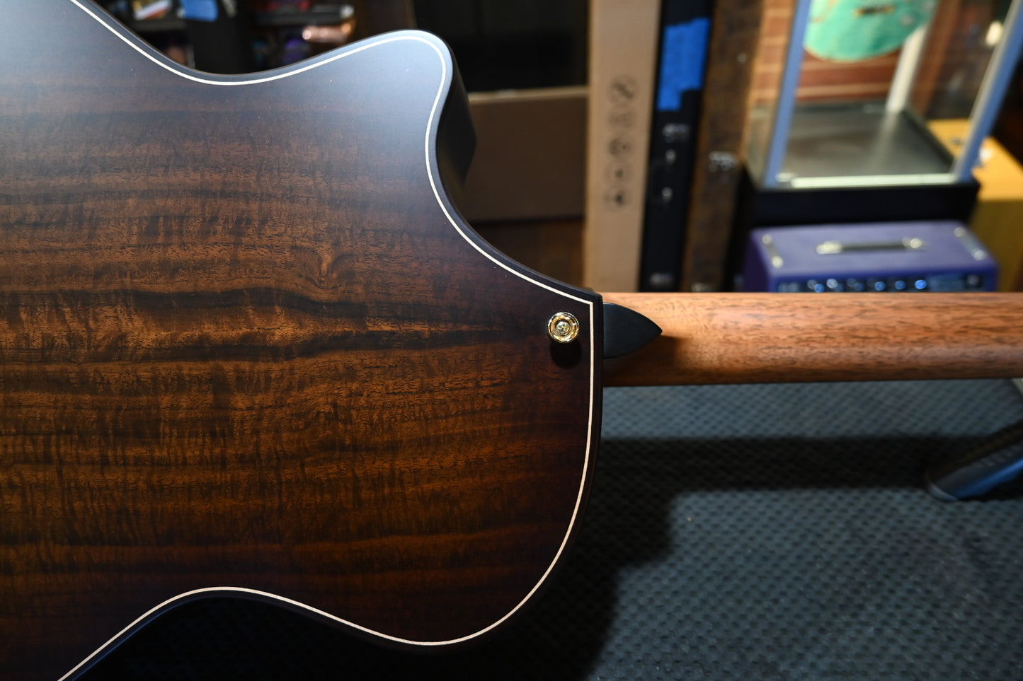 Taylor Custom Builder’s Edition GA Torrefied Spruce/AA Walnut Guitar #5081