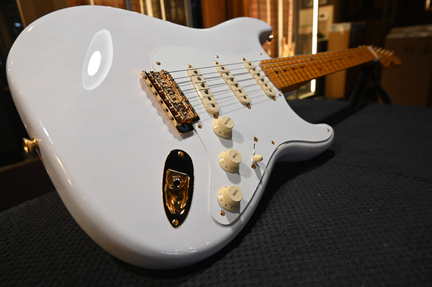 Fender Limited Edition American Vintage II 1957 Stratocaster - White Blonde Guitar #7910