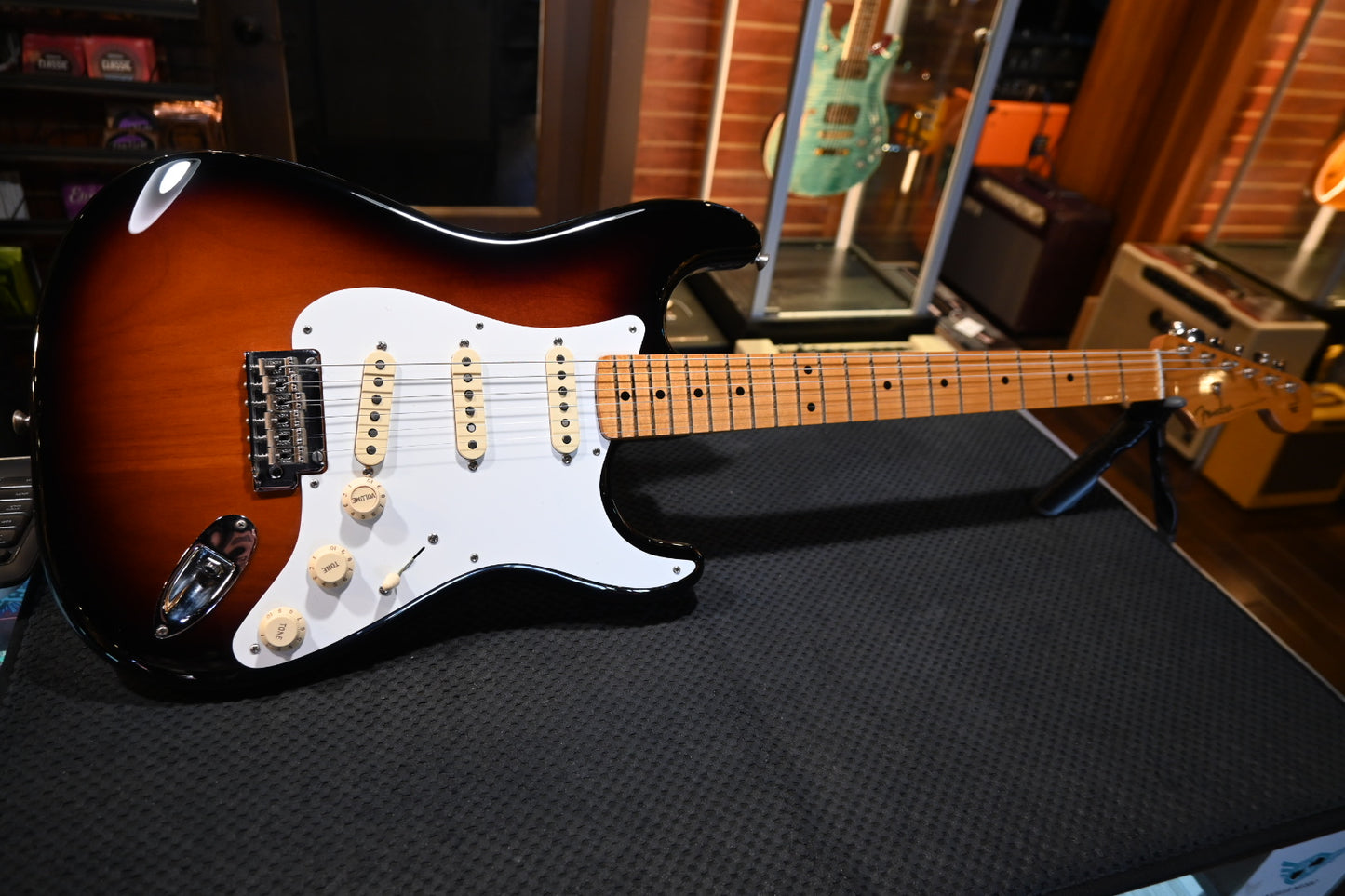 Fender Vintera Stratocaster 2019 - 3-Tone Sunburst Guitar #3920 - Danville Music