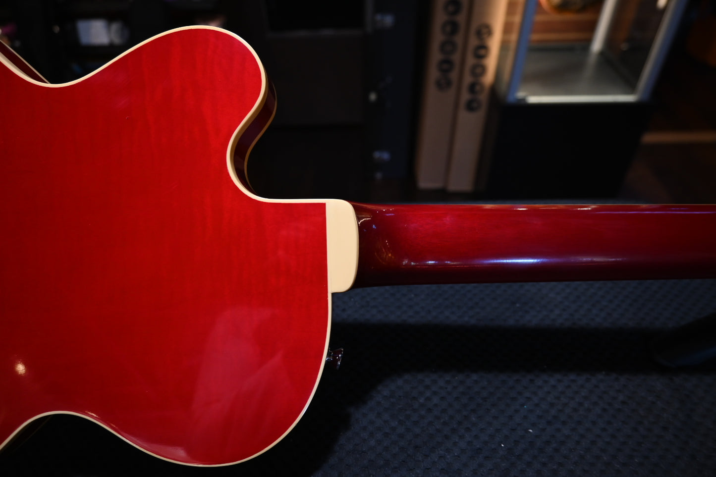 Heritage Millennium 2000 - Vintage Cherry Guitar #6004