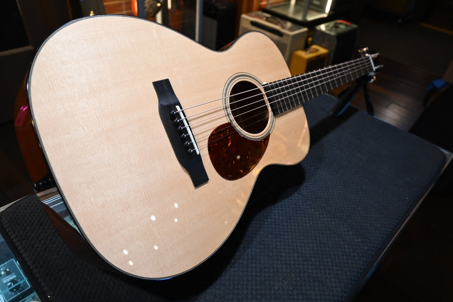 Collings 01 Sitka Spruce/Honduran Mahogany Guitar USED
