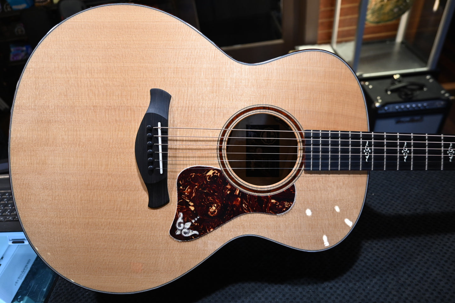 Taylor Custom Gold Label SA Super Auditorium Torrefied Spruce/Sassafras Guitar #6102