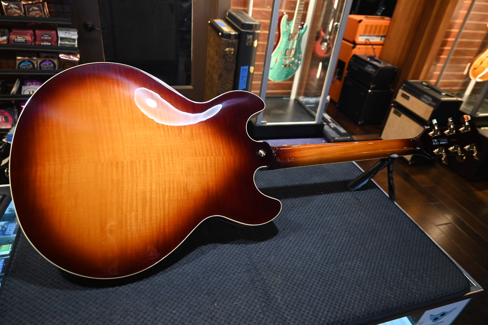 Yamaha SA2200 Violin Sunburst Guitar 052E | Danville Music