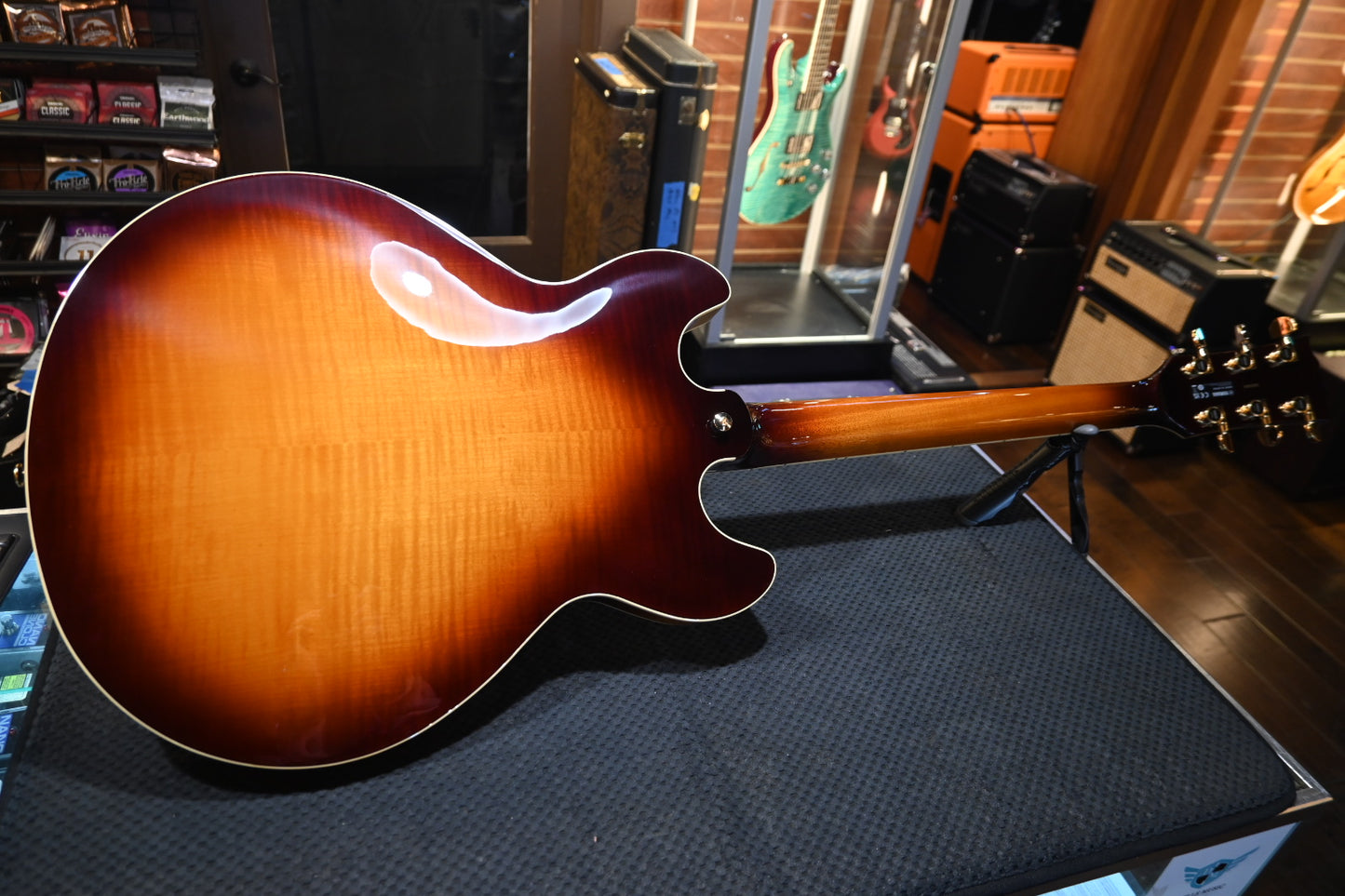 Yamaha SA2200 - Violin Sunburst Guitar #052E