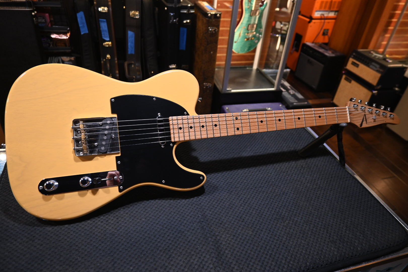 Tom Anderson T Icon 2018 - Translucent Butterscotch Guitar #618A - Danville Music