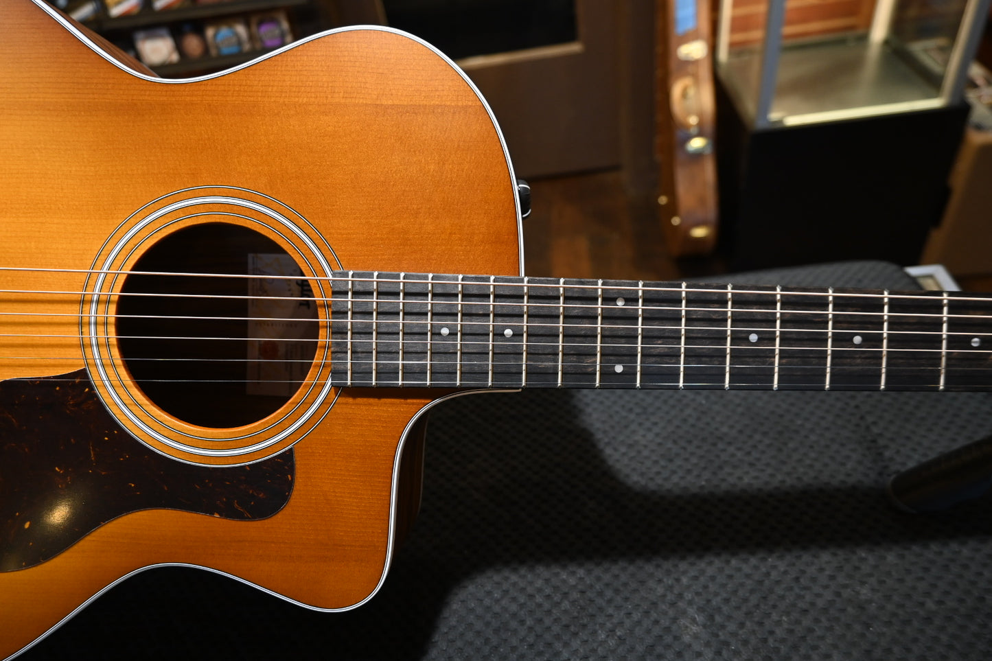Taylor 214ce Special Edition - Honeyburst Guitar #6467