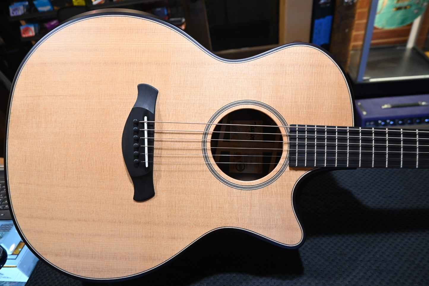 Taylor Custom Builder’s Edition GA Torrefied Spruce/AA Walnut Guitar #5081