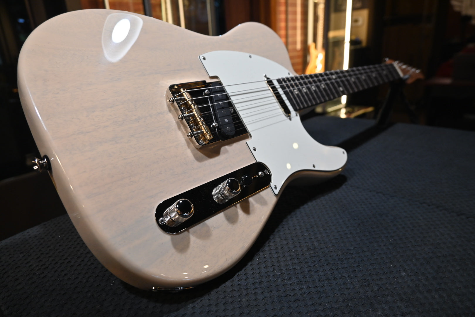 Tom Anderson T Icon Shorty - Translucent Blonde Guitar #725N - Danville Music