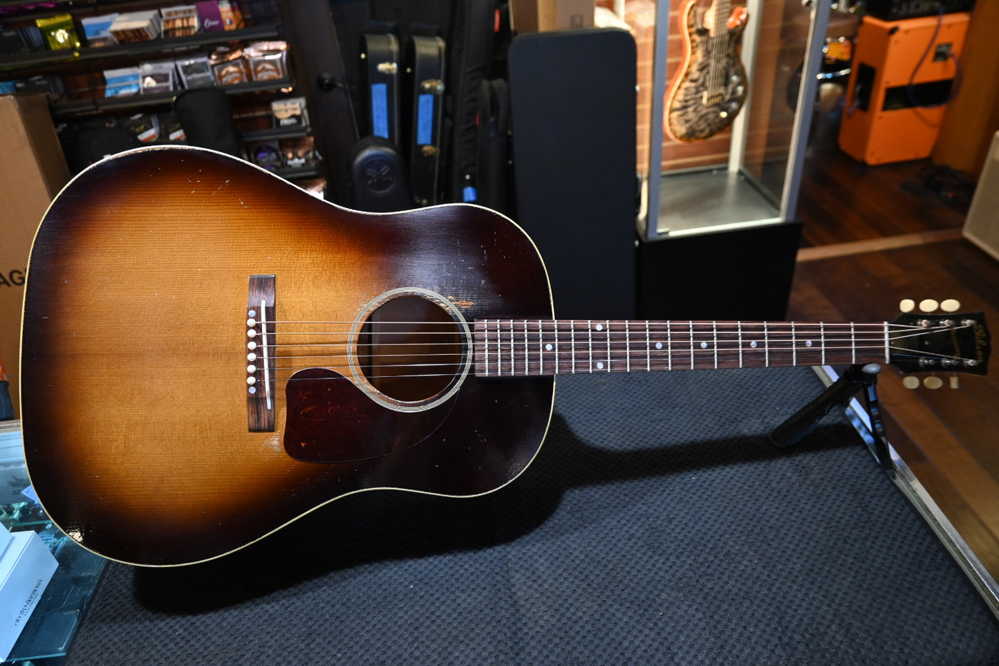 Gibson Custom Shop 1942 Banner J-45 Murphy Lab Heavy Aged - Vintage Sunburst Guitar #6048