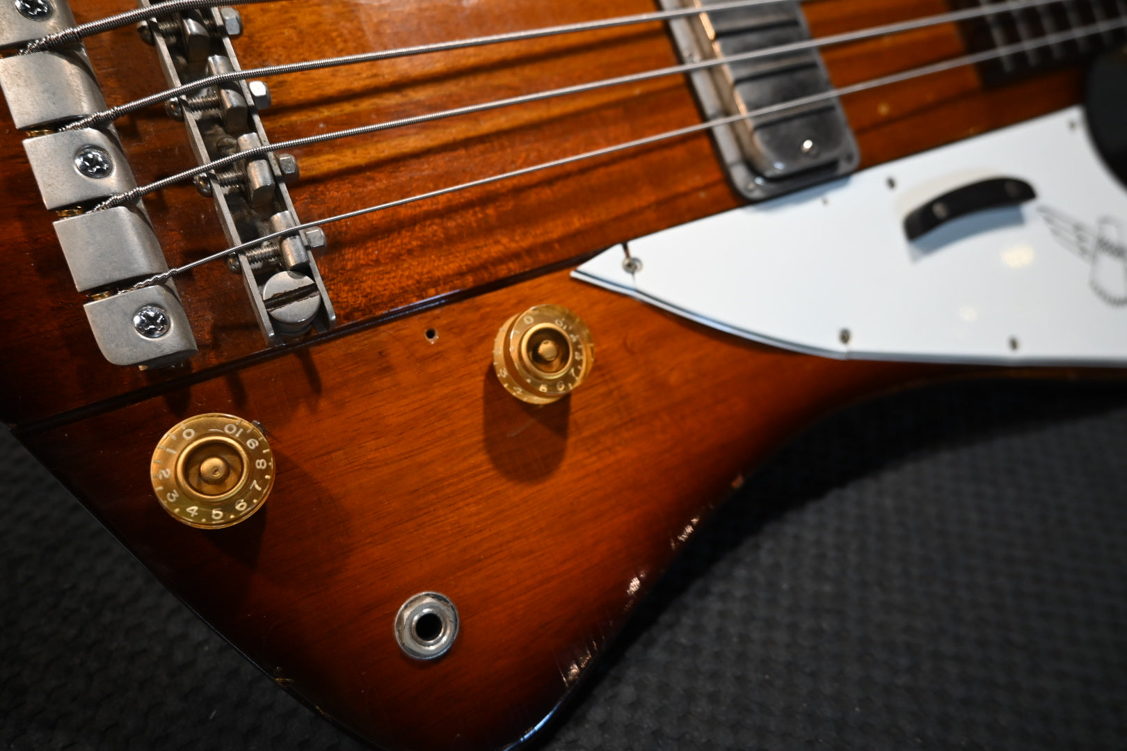 Gibson Thunderbird II 1964 - Sunburst Bass #0059 - Danville Music