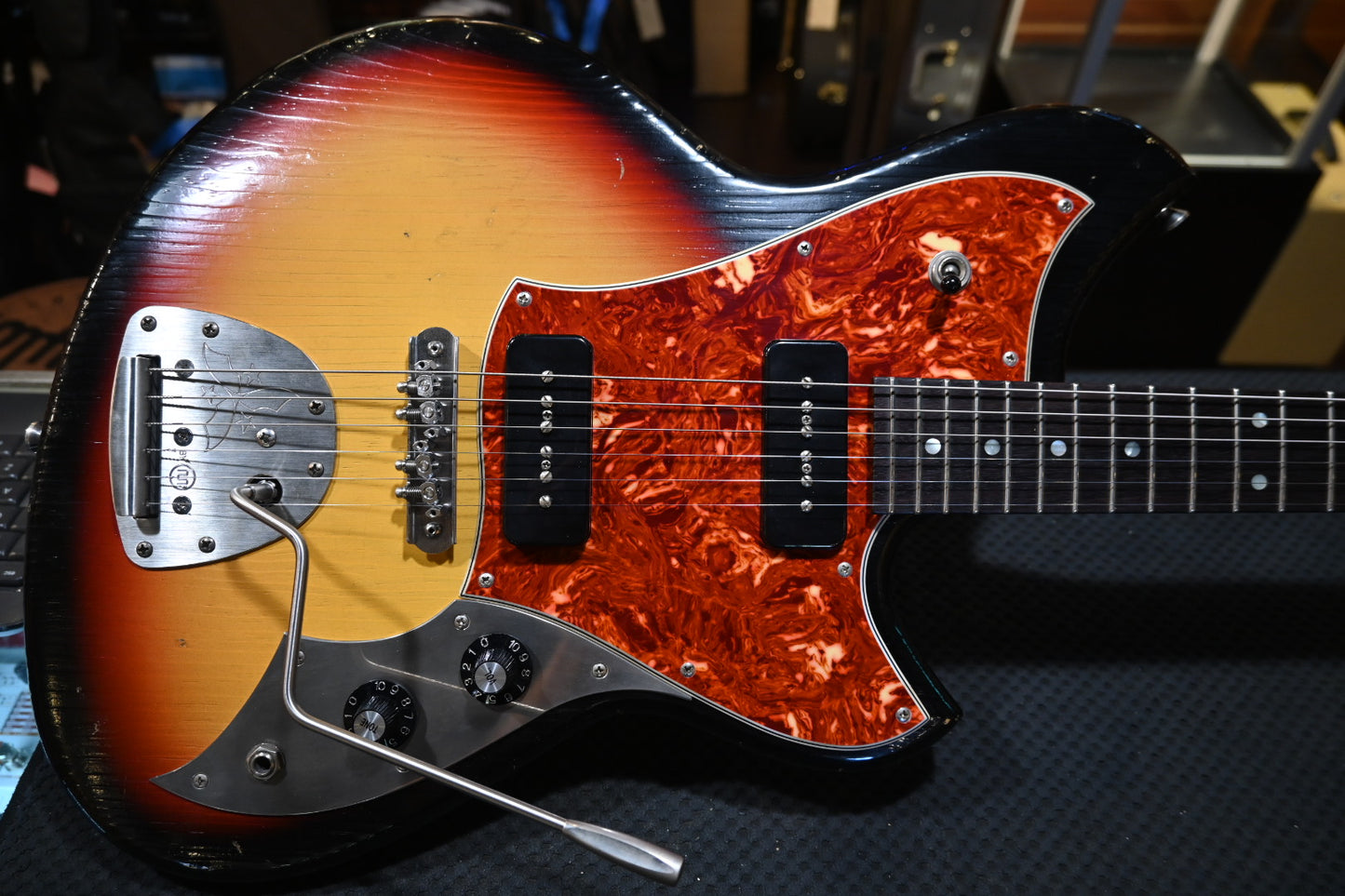 Novo Nucleus Serus J - ‘64 3-Tone Burst Guitar #4512