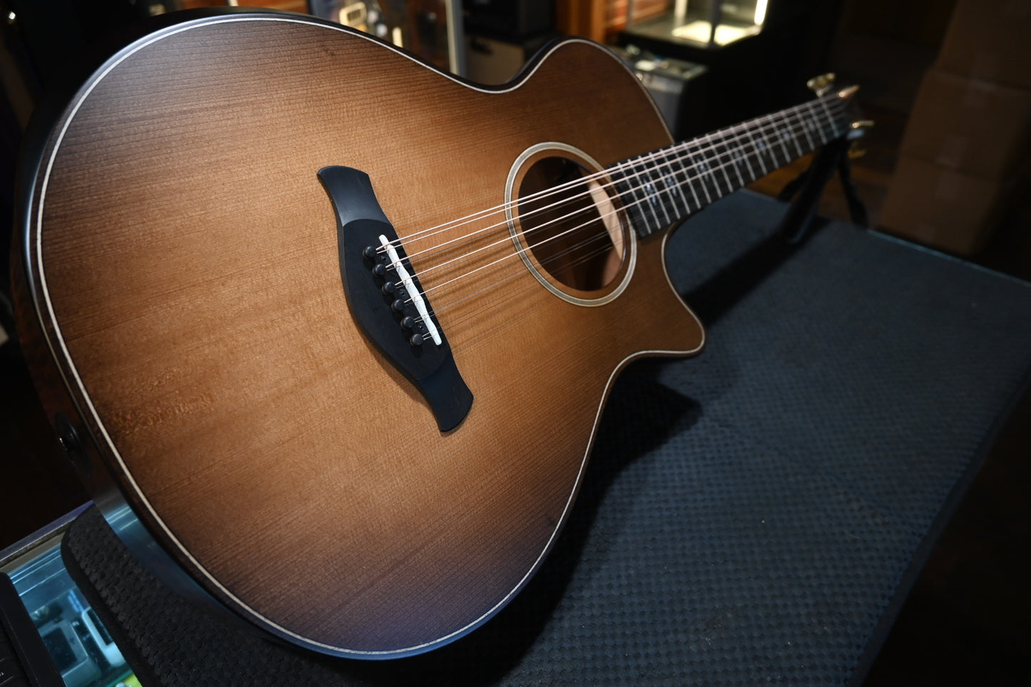 Taylor Builder’s Edition 652ce 2024 - Wild Honey Burst Guitar #4091 - Danville Music