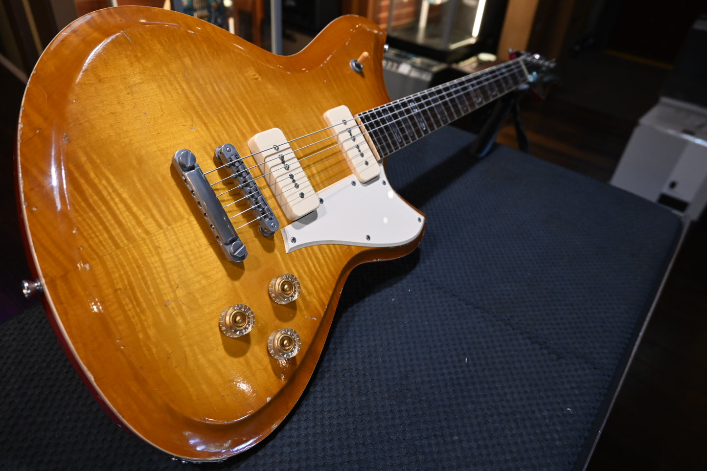 Novo Chambered Serus P2 Dealer Limited - Faded Tea Burst Guitar #5529
