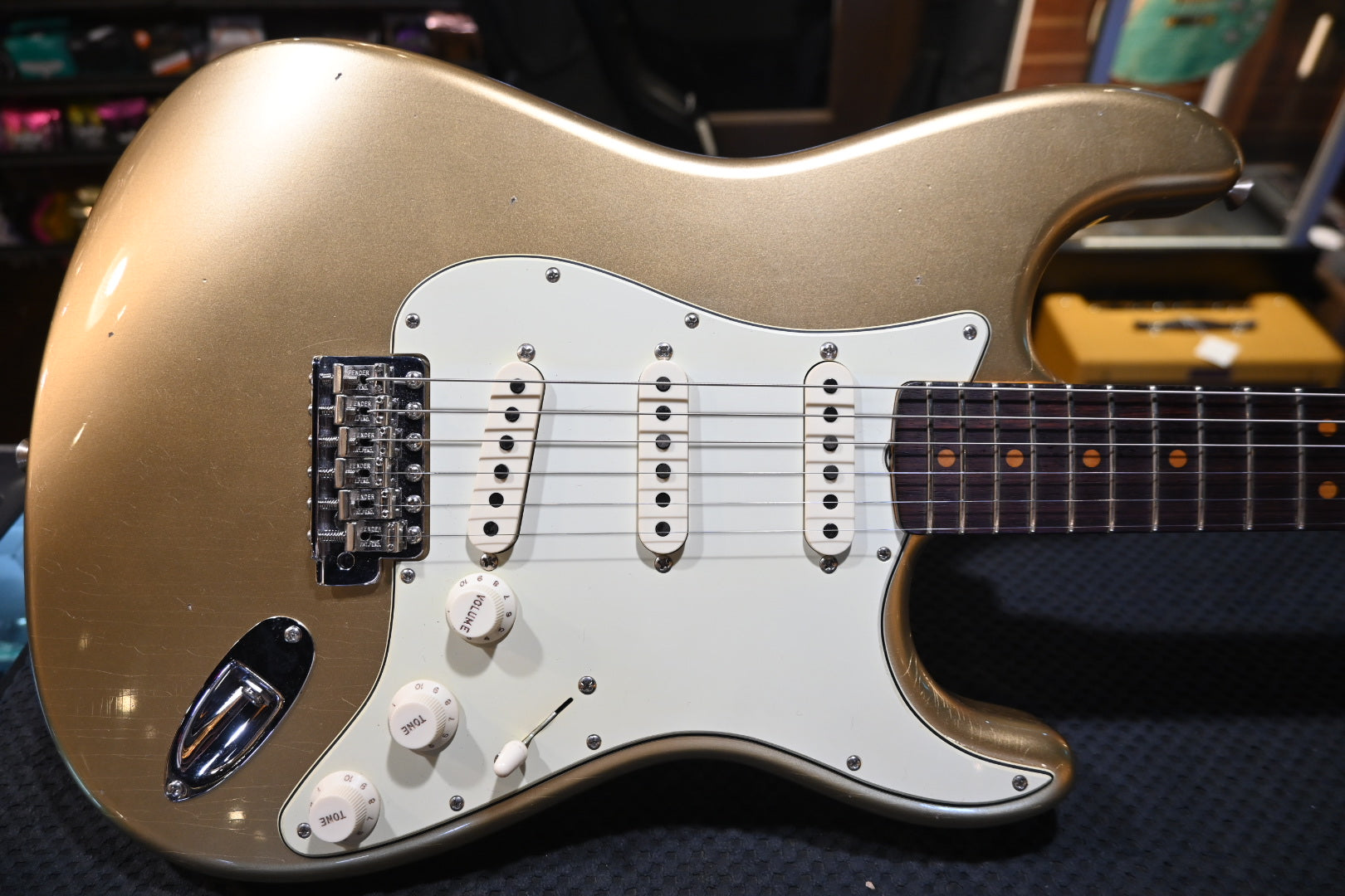 Fender Custom Shop LTD 1964 Stratocaster Journeyman 2022 - Aged Aztec Gold Guitar #0094 - Danville Music