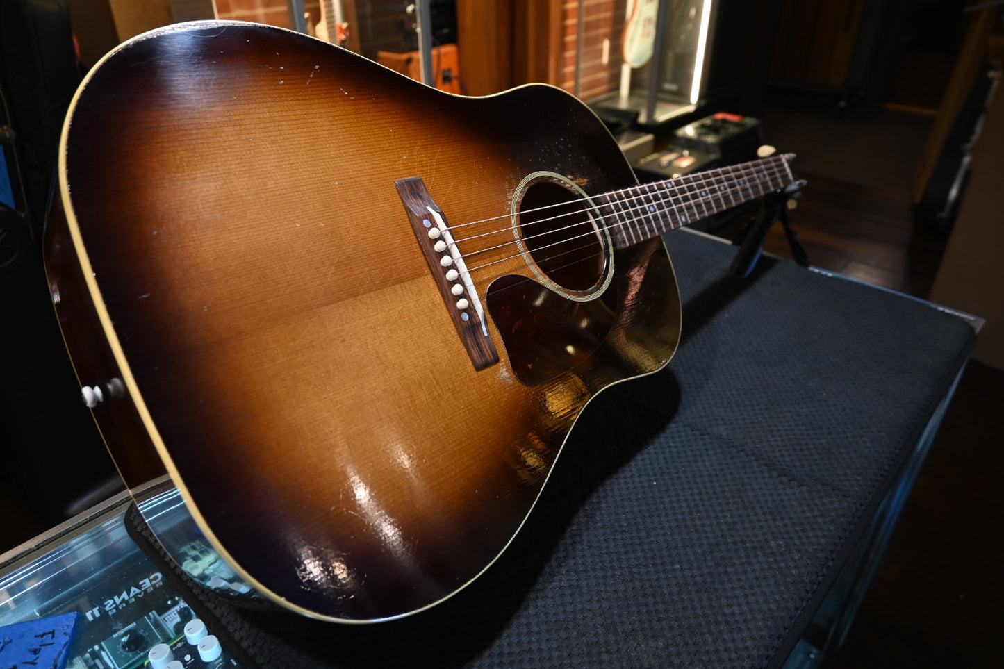 Gibson Custom Shop 1942 Banner J-45 Murphy Lab Heavy Aged - Vintage Sunburst Guitar #6048