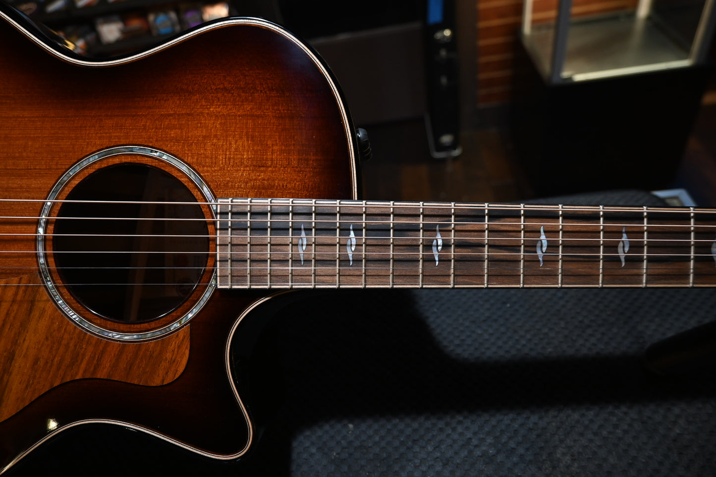 Taylor Builder’s Edition 814ce 2025 Sinker Redwood/Honduran Rosewood - Kona Edgeburst Guitar #5035