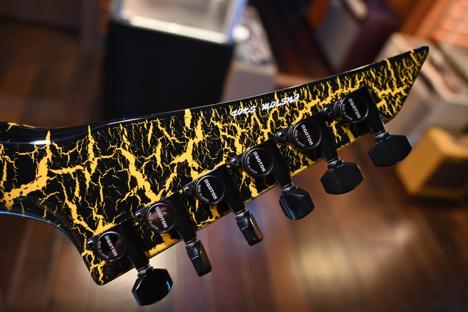 Jackson Custom Shop Randy Rhoads RR24 2H FR 2024 - Black Yellow Crackle Guitar #3862 - Danville Music