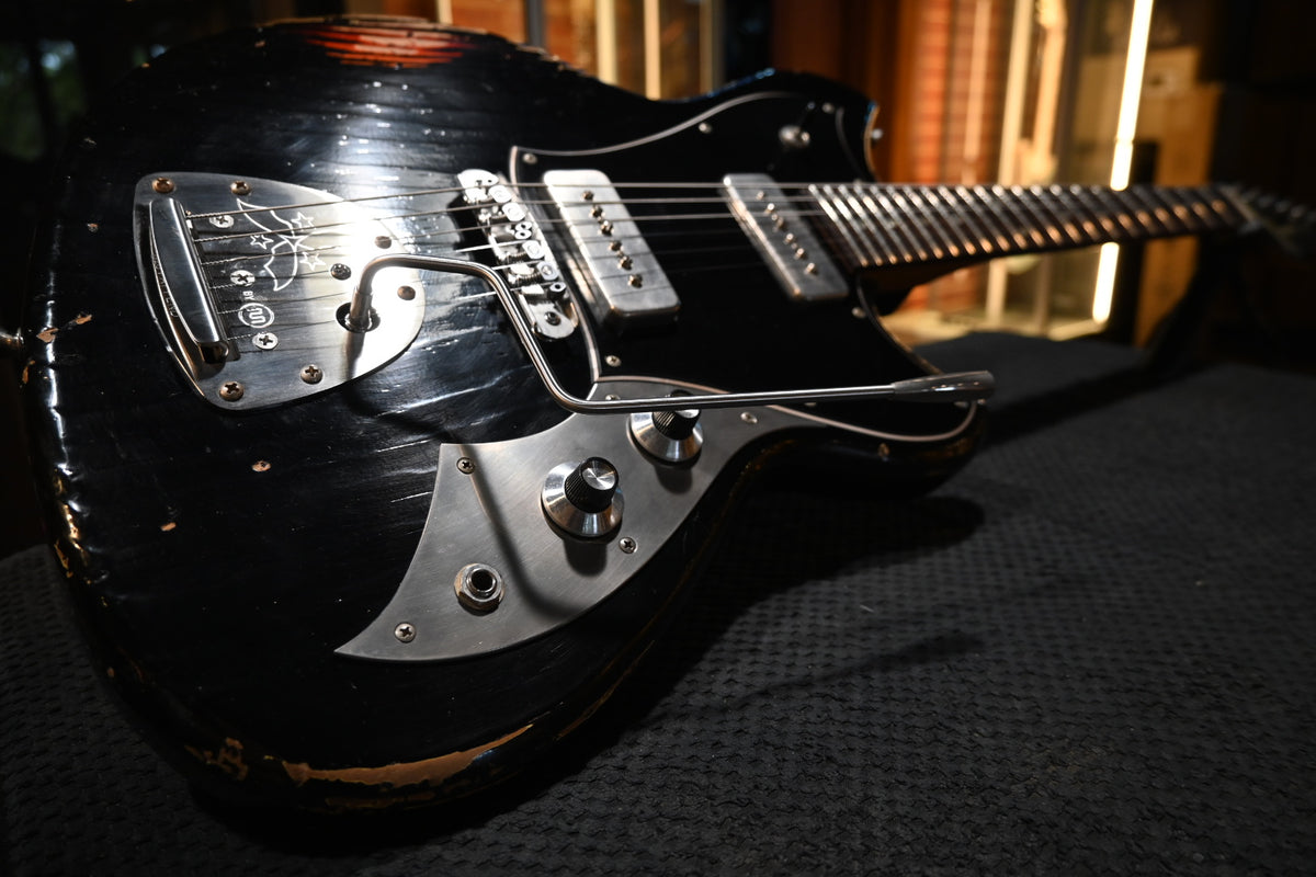 Novo Serus J Limited - Bull Black over ‘64 3-Tone Burst Guitar #1159