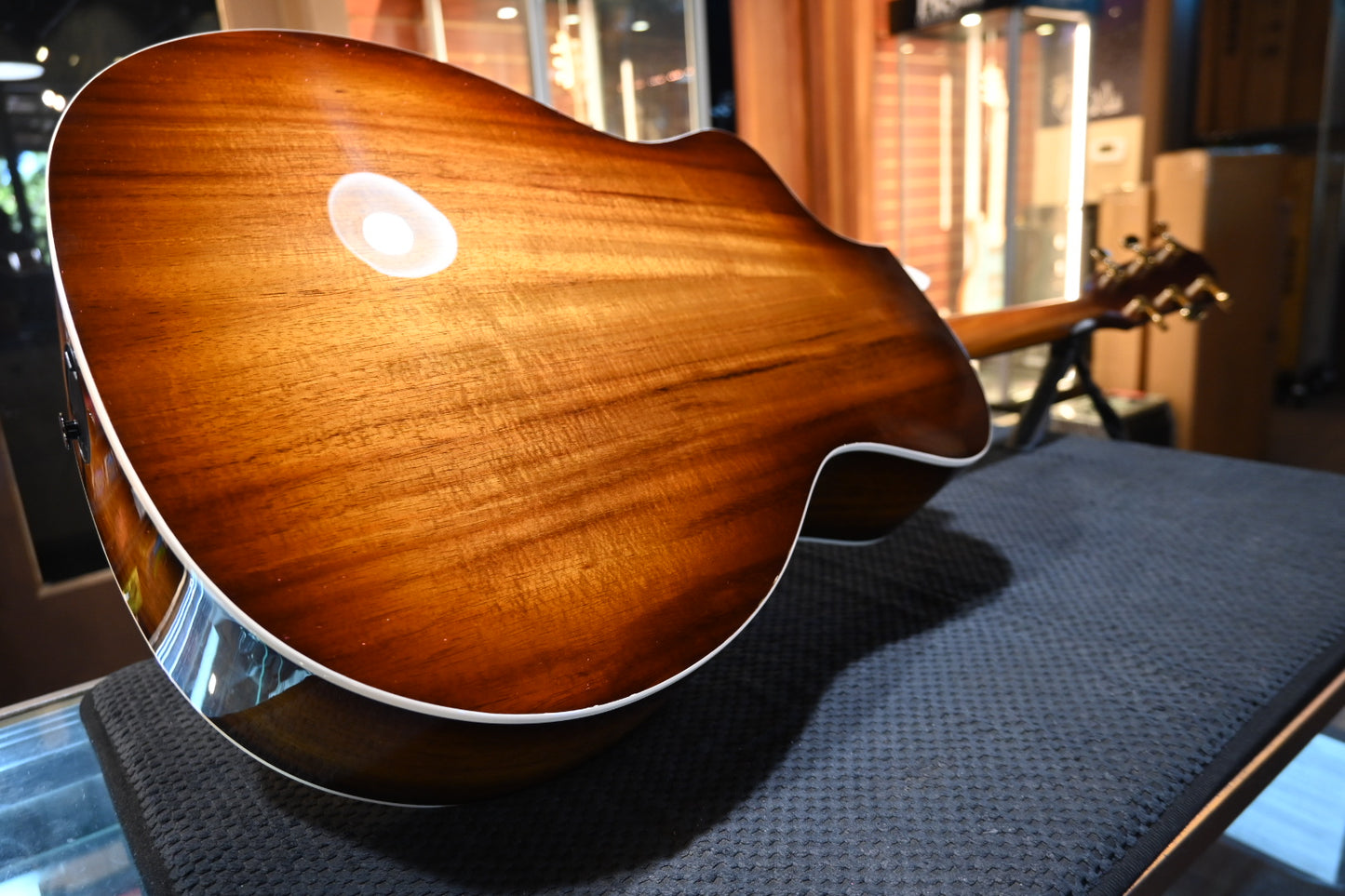 Taylor 214ce-K DLX Special Edition - Honeyburst Guitar #6451