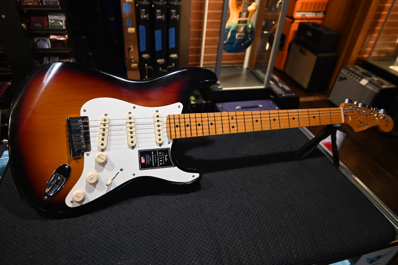 Fender American Ultra Luxe '50s Stratocaster 3-Color Sunburst