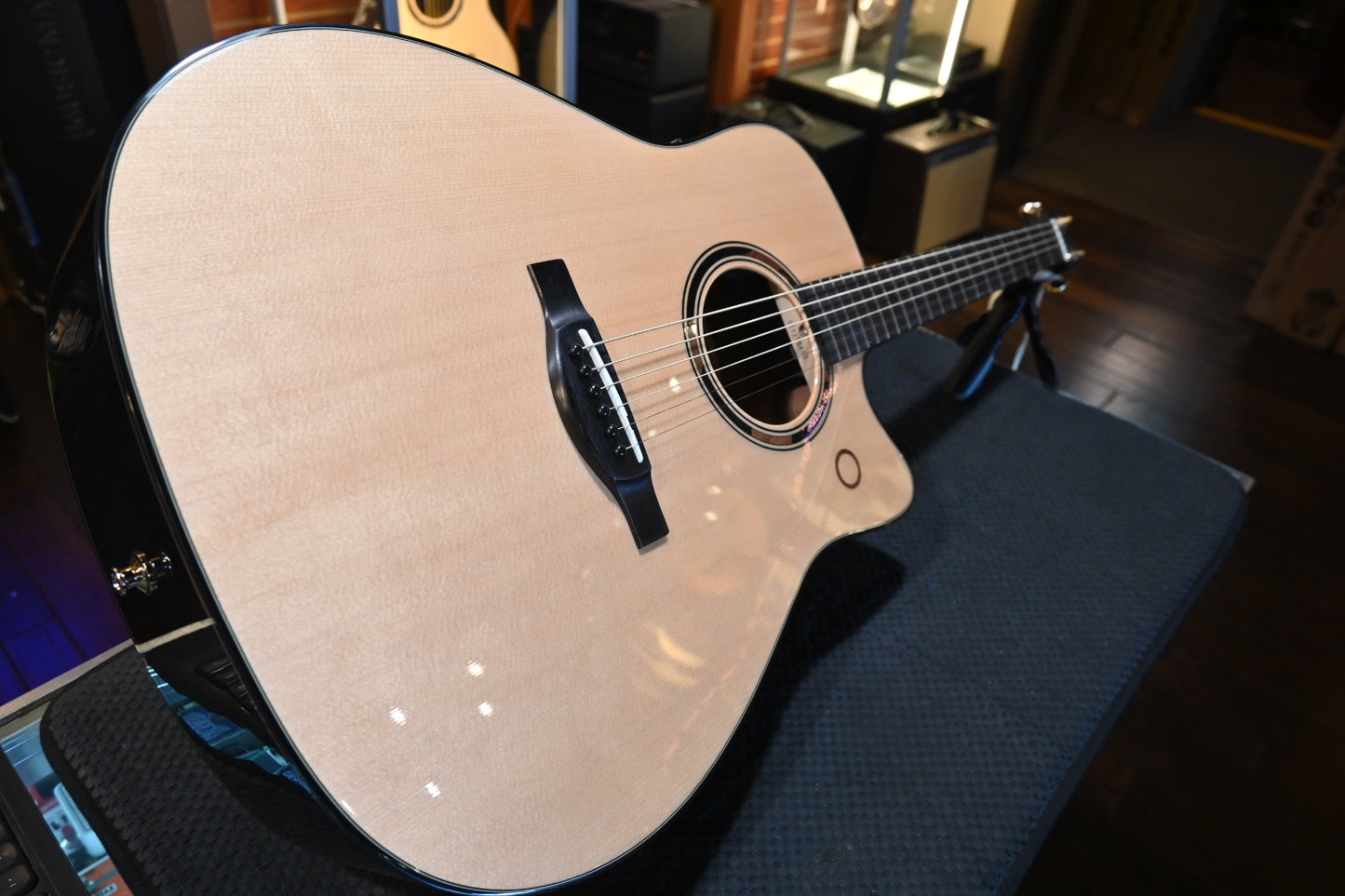 Yamaha TAG3 C TransAcoustic Guitar